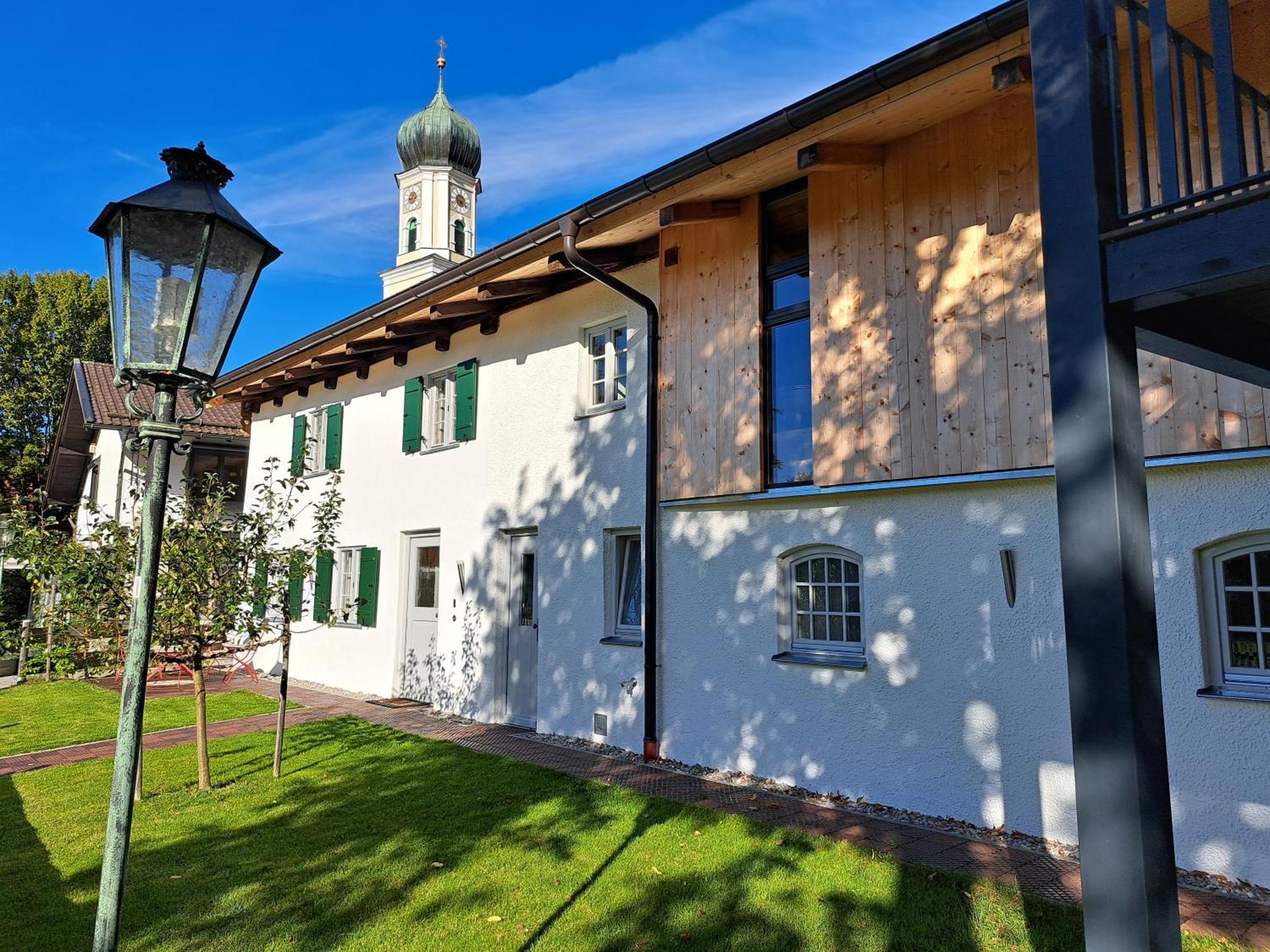 Neu! Ferienwohnungen Im Lueftlmalereck, Hennalahaus Oberammergau Bagian luar foto
