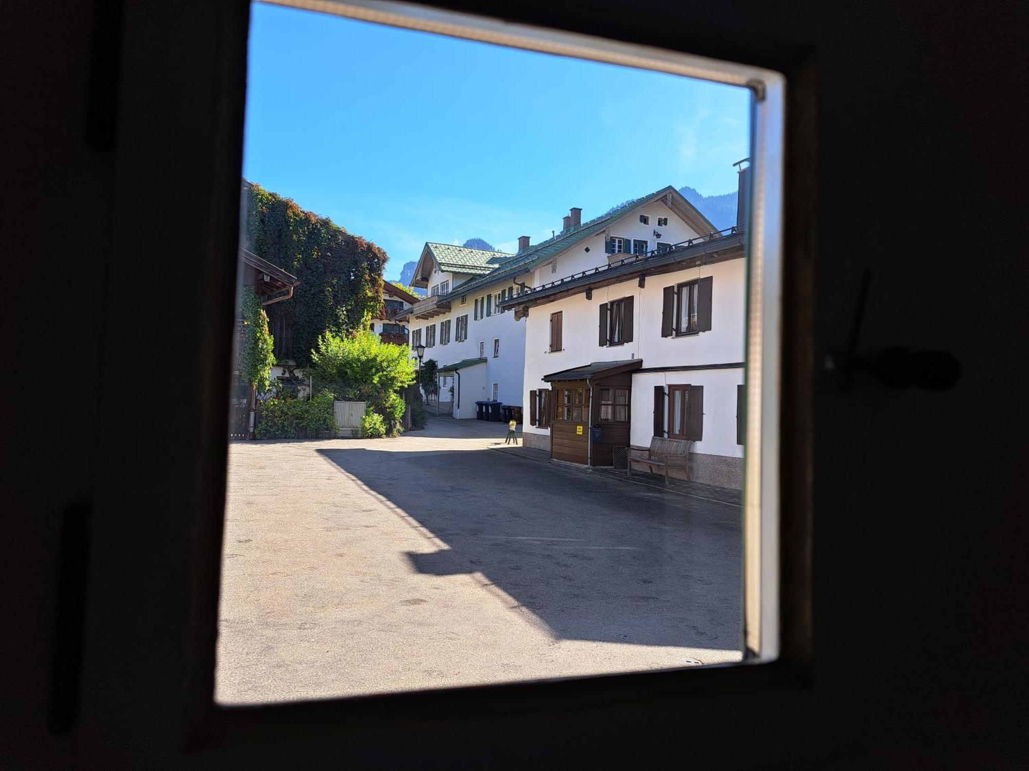 Neu! Ferienwohnungen Im Lueftlmalereck, Hennalahaus Oberammergau Bagian luar foto