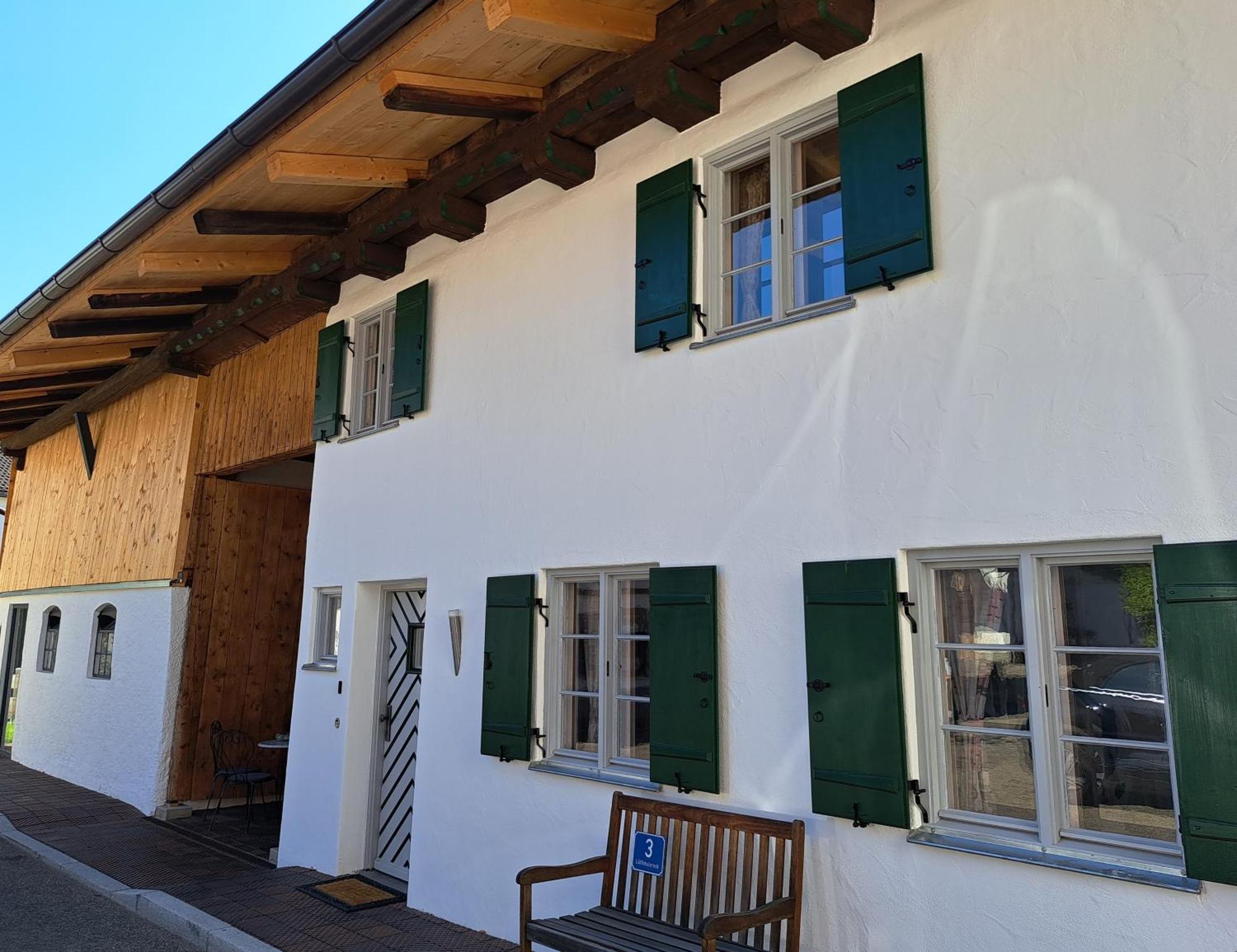 Neu! Ferienwohnungen Im Lueftlmalereck, Hennalahaus Oberammergau Bagian luar foto
