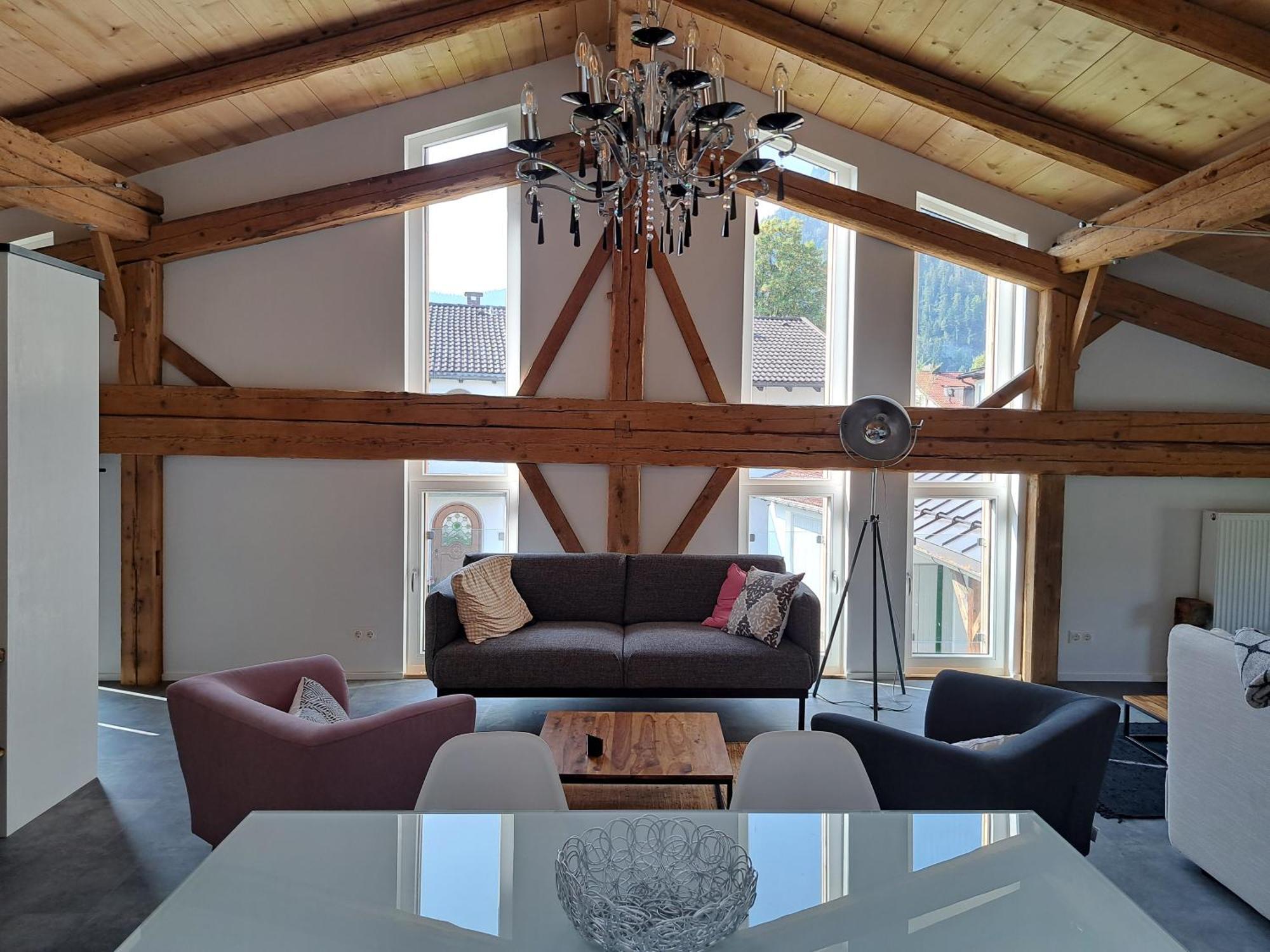 Neu! Ferienwohnungen Im Lueftlmalereck, Hennalahaus Oberammergau Bagian luar foto